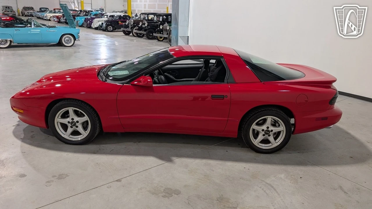 1996 Pontiac Firebird 4th Gen - Image 6 of 12