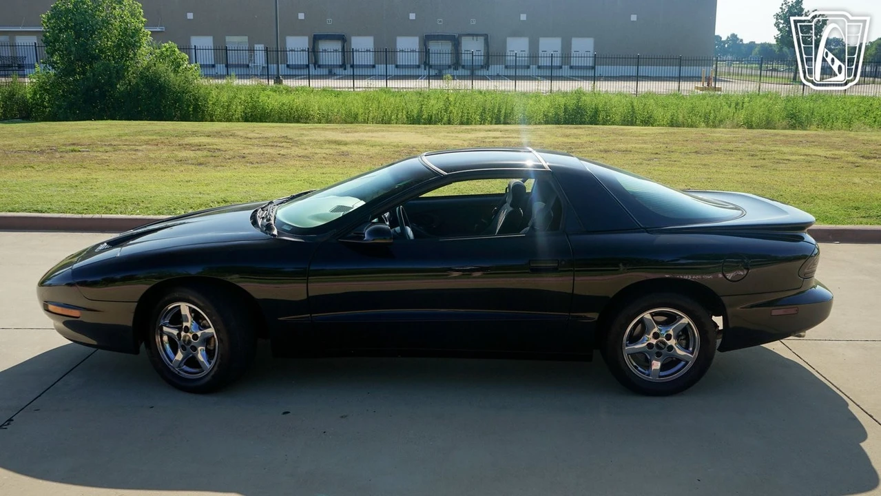 1996 Pontiac Firebird 4th Gen - Image 8 of 12