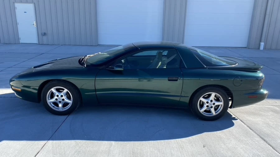 1996 Pontiac Firebird 4th Gen - Image 2 of 15