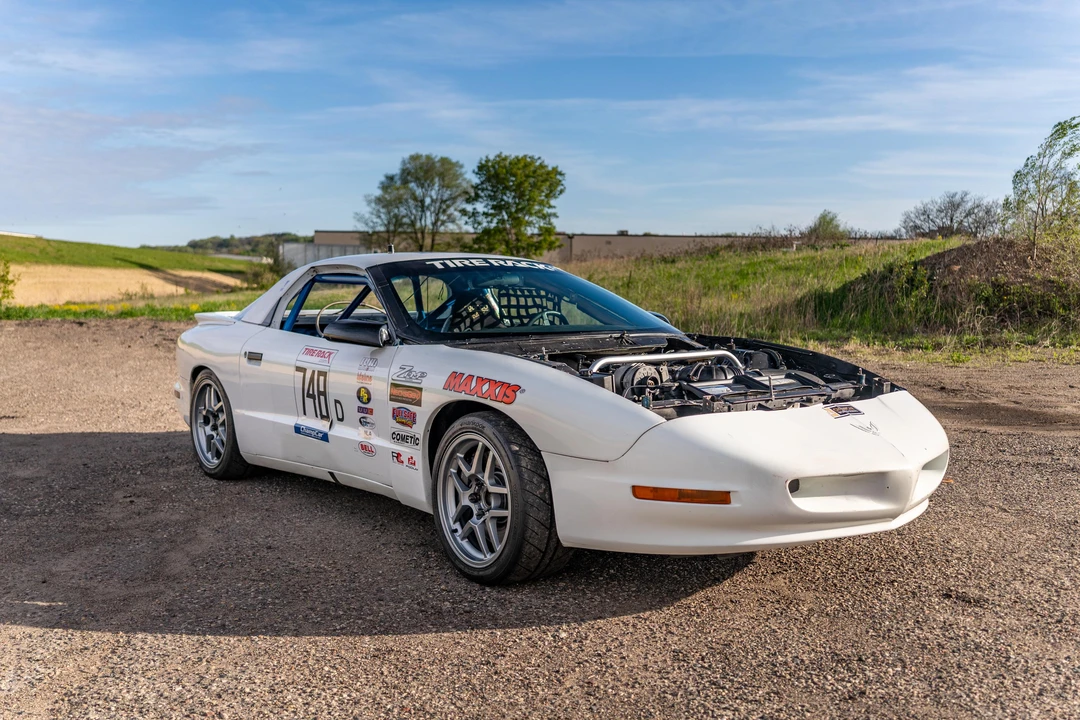 1996 Pontiac Firebird 4th Gen - Image 11 of 31