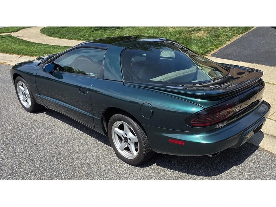 1996 Pontiac Firebird Formula 4th Gen - Image 10 of 31
