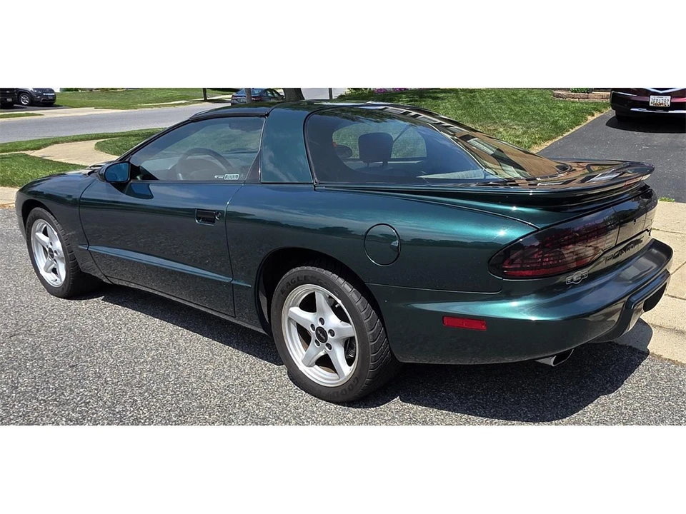 1996 Pontiac Firebird Formula 4th Gen - Image 11 of 31