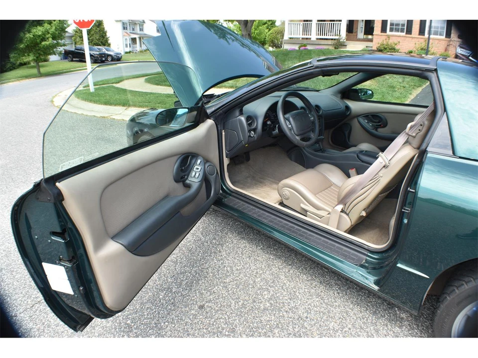 1996 Pontiac Firebird Formula 4th Gen - Image 21 of 31