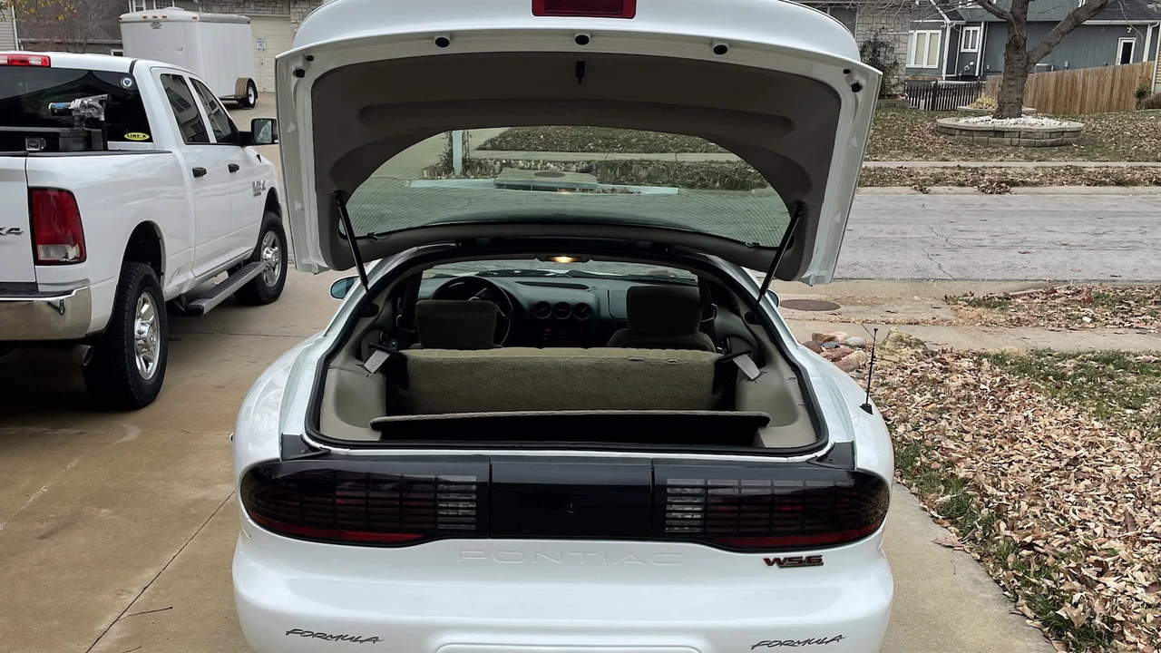 1996 Pontiac Firebird 4th Gen - Image 7 of 13