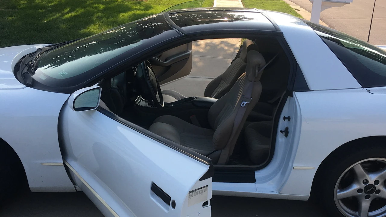 1996 Pontiac Firebird 4th Gen - Image 8 of 13