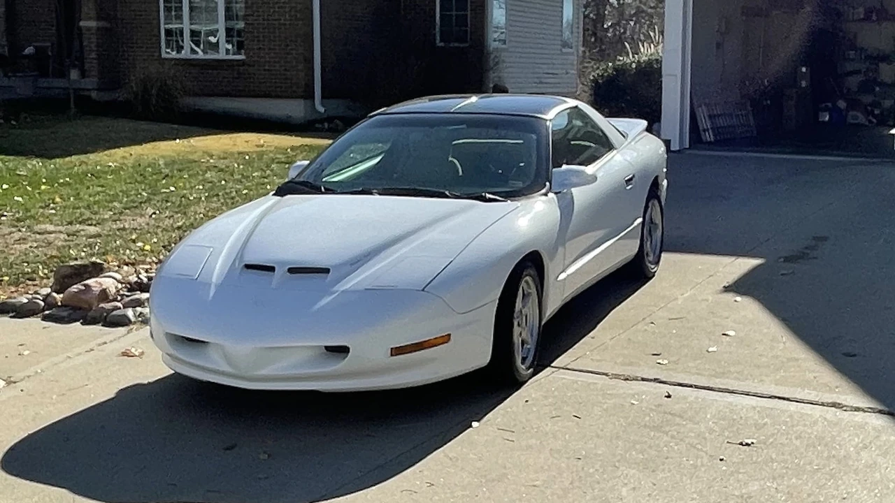 1996 Pontiac Firebird 4th Gen - Image 10 of 13