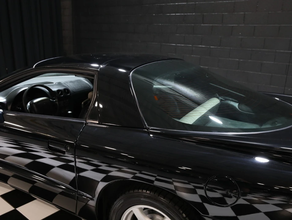 1996 Pontiac Firebird Formula 4th Gen - Image 23 of 31