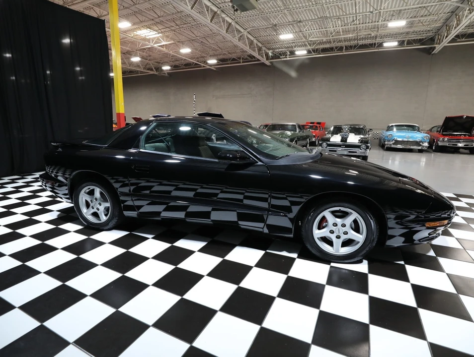 1996 Pontiac Firebird Formula 4th Gen - Image 16 of 31
