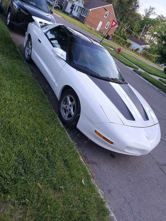1996 Pontiac Firebird Formula 4th Gen - Image 5 of 8