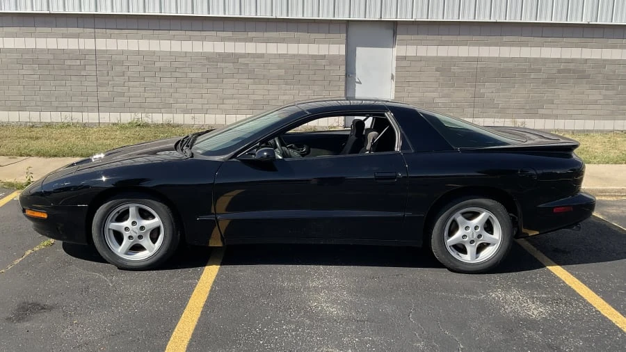 1996 Pontiac Firebird 4th Gen - Image 2 of 10