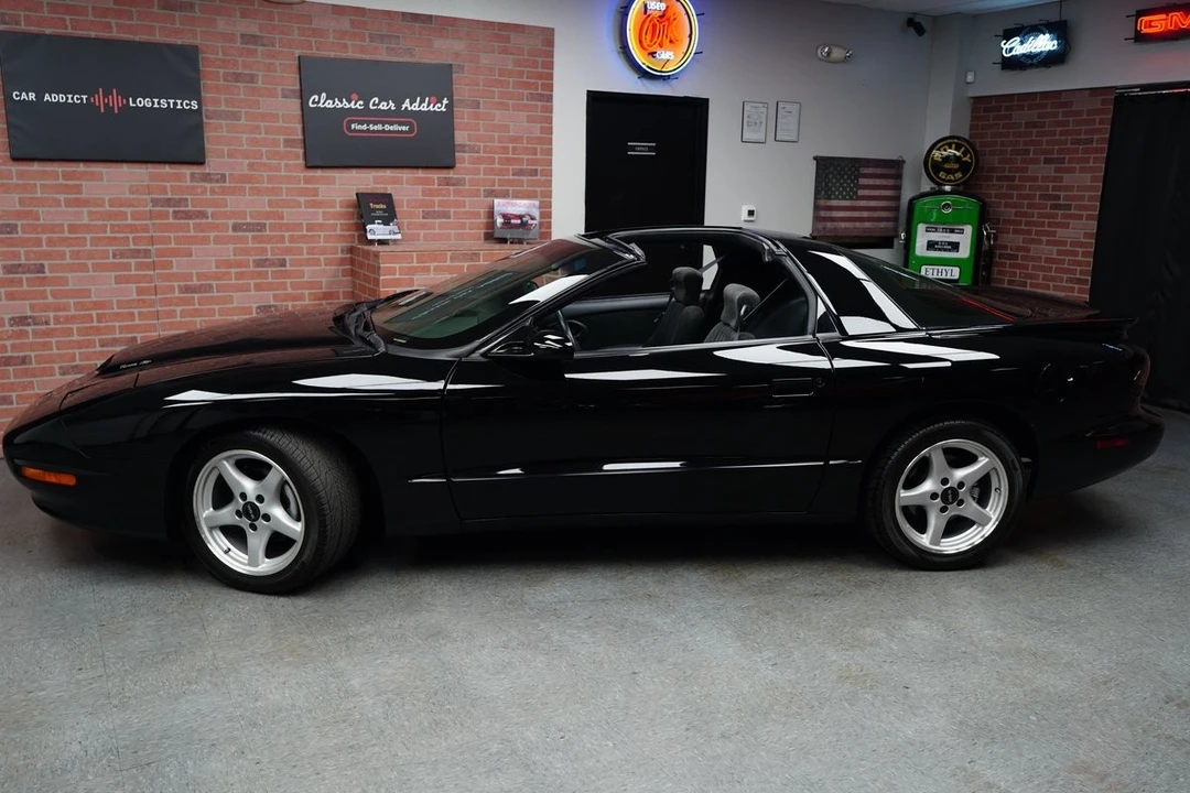 1996 Pontiac Firebird Trans Am 4th Gen - Image 9 of 12