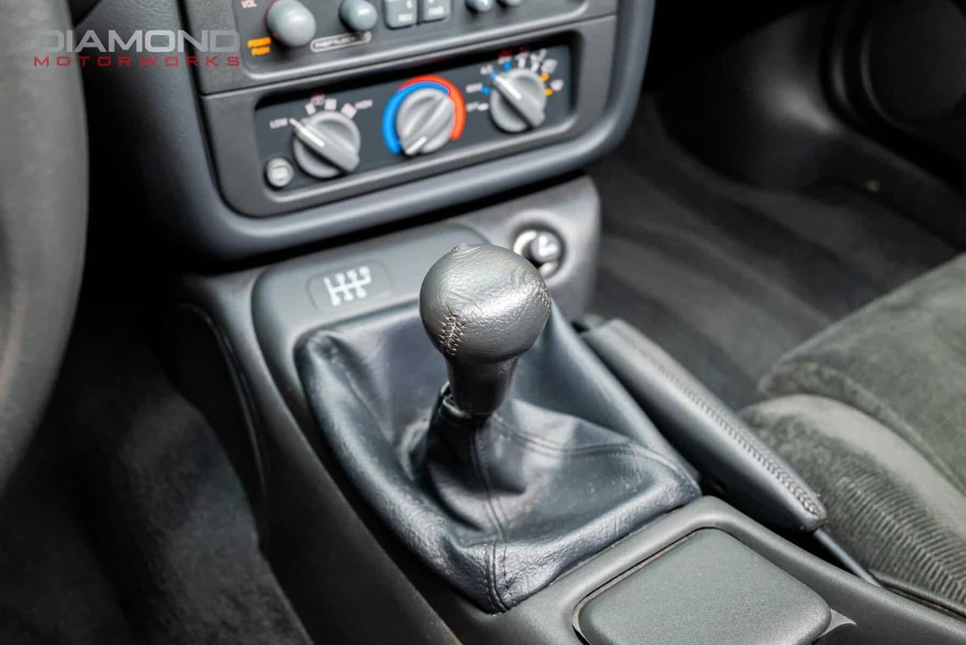 1996 Pontiac Firebird Formula 4th Gen - Image 17 of 31