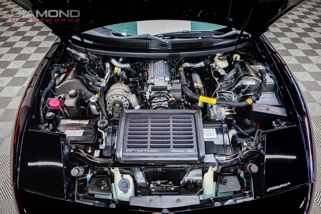 1996 Pontiac Firebird Formula 4th Gen - Image 18 of 31