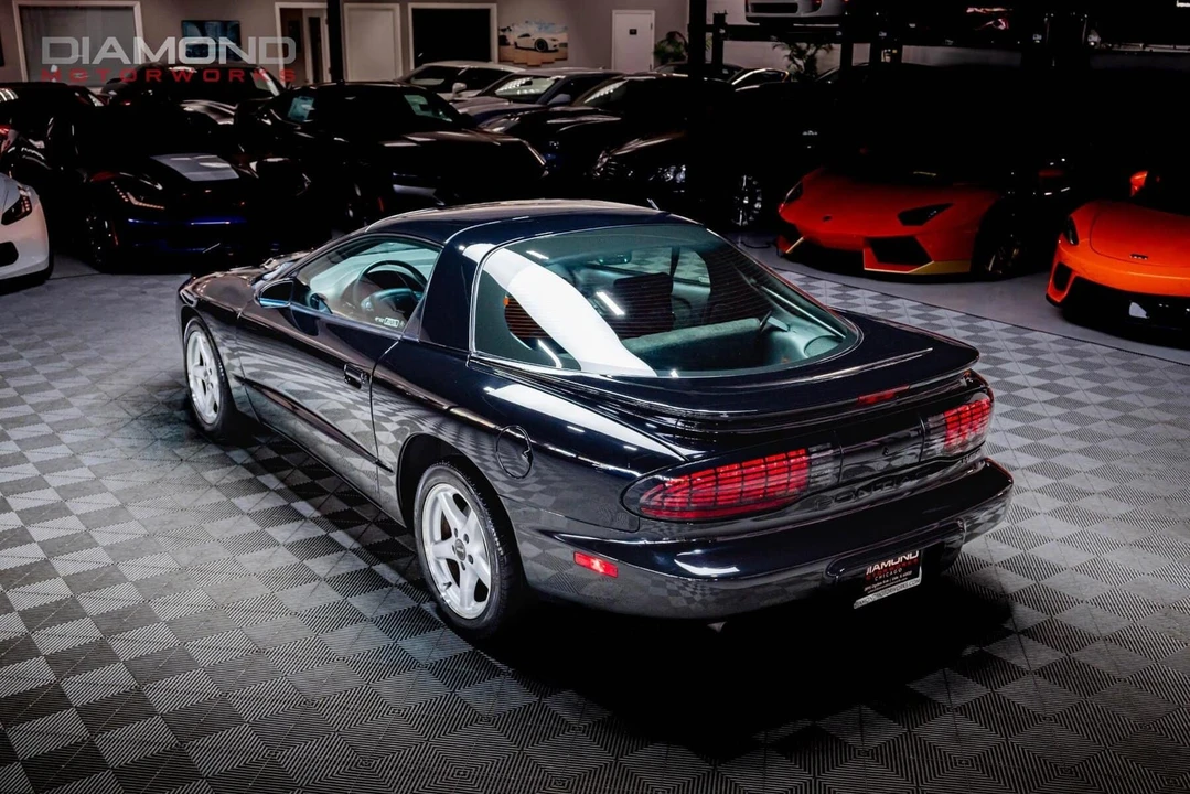 1996 Pontiac Firebird Formula 4th Gen - Image 10 of 31