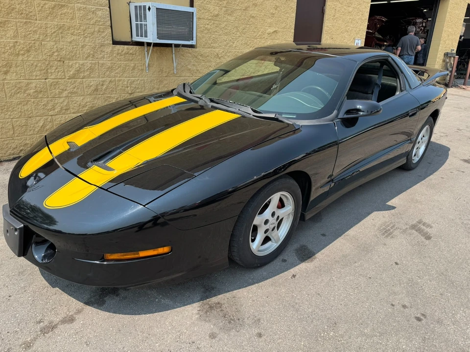 1996 Pontiac Firebird Trans Am 4th Gen - Image 2 of 11