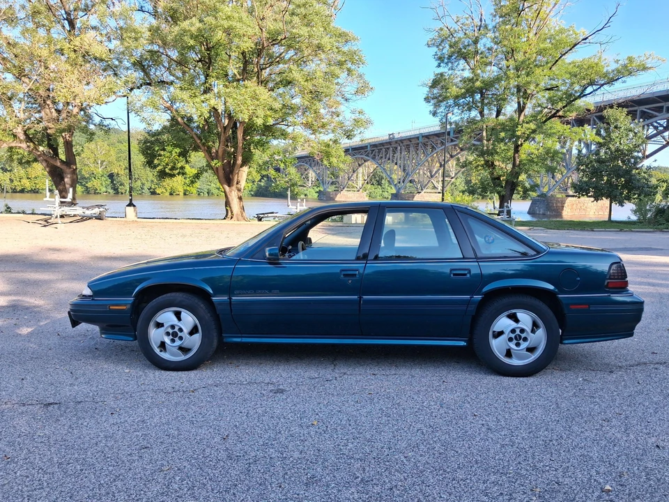 1996 Pontiac Grand Prix 3rd+ Gen - Image 8 of 31