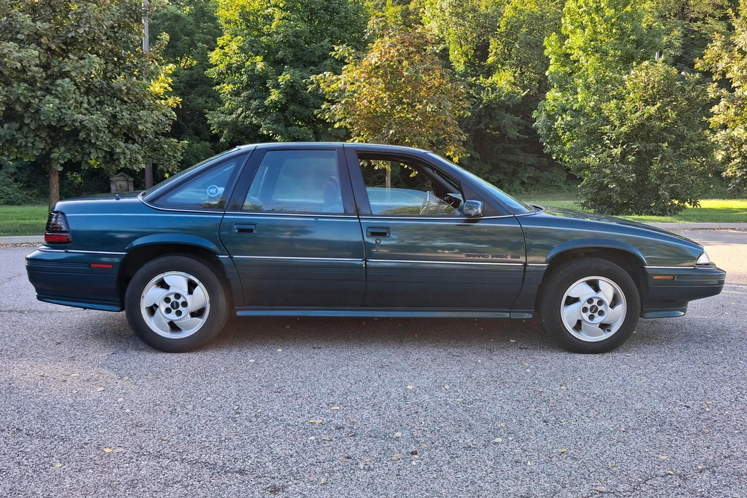 1996 Pontiac Grand Prix 3rd+ Gen - Image 4 of 31