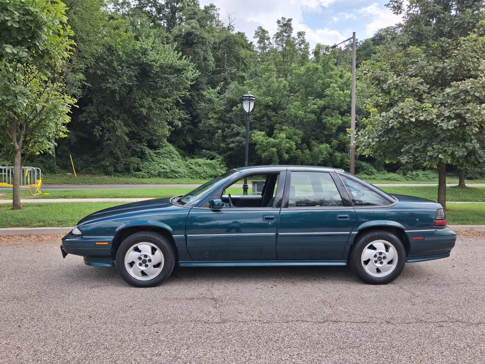 1996 Pontiac Grand Prix 3rd+ Gen - Image 6 of 31