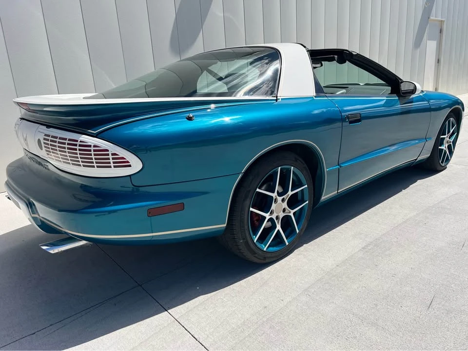 1996 Pontiac Firebird Formula 4th Gen - Image 10 of 15