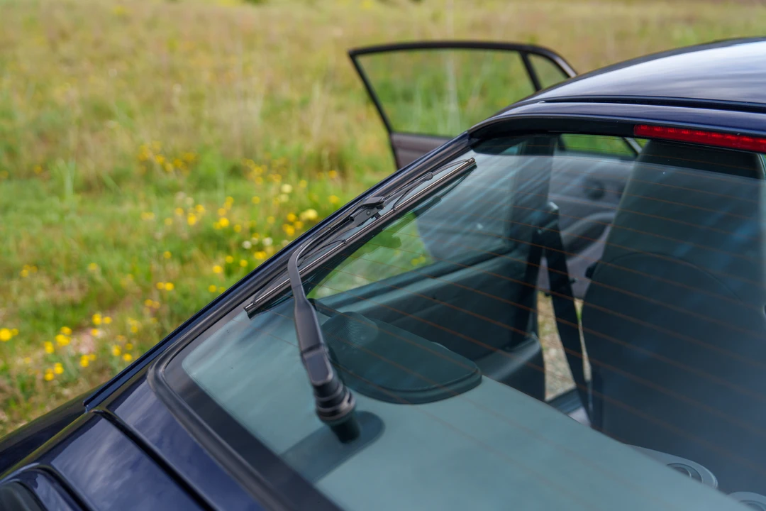 1996 Porsche 993 Carrera 4S - Image 16 of 31