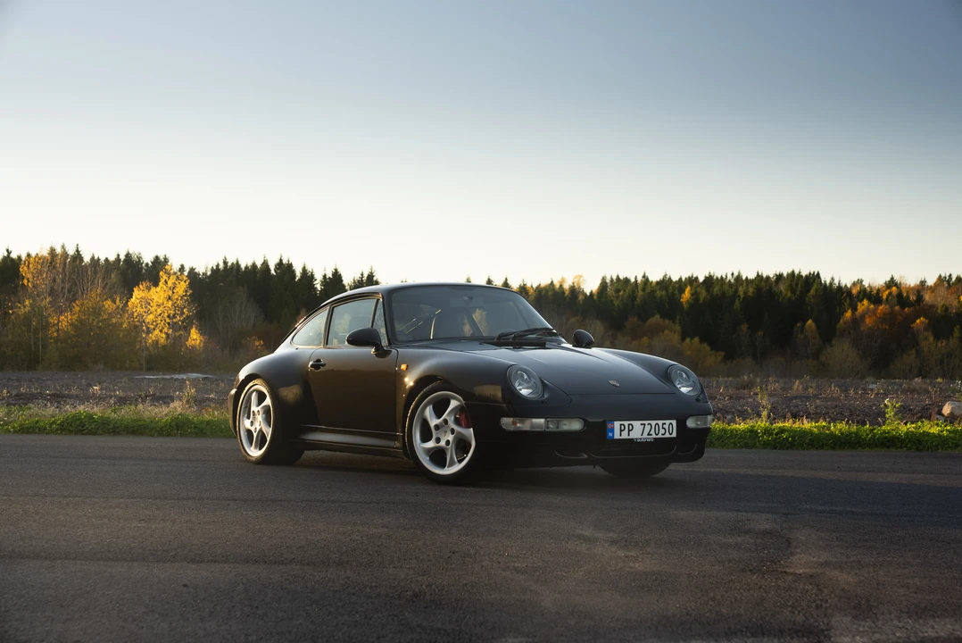 1996 Porsche 993 Carrera 4S - Image 10 of 31