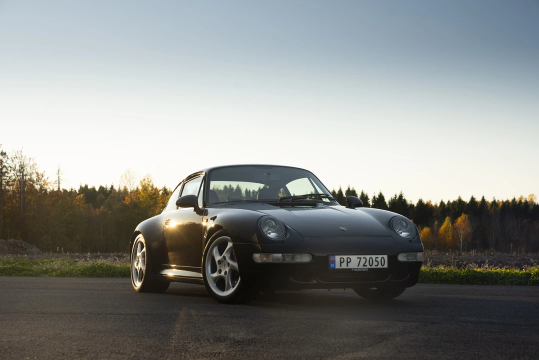 1996 Porsche 993 Carrera 4S - Image 9 of 31