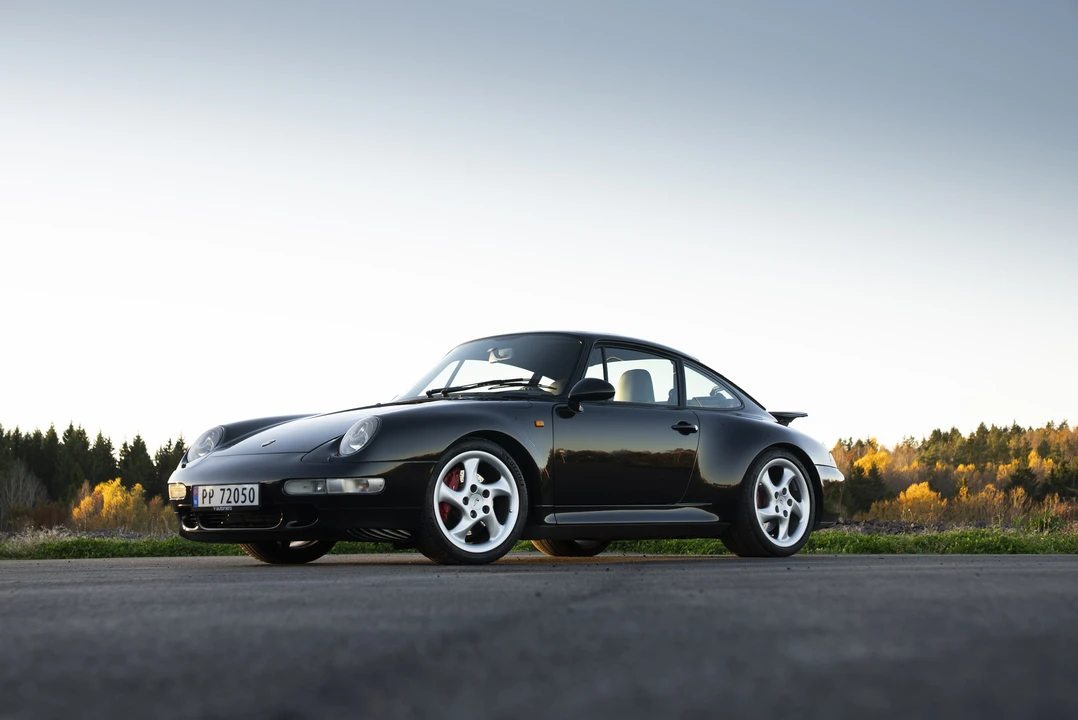 1996 Porsche 993 Carrera 4S - Image 11 of 31