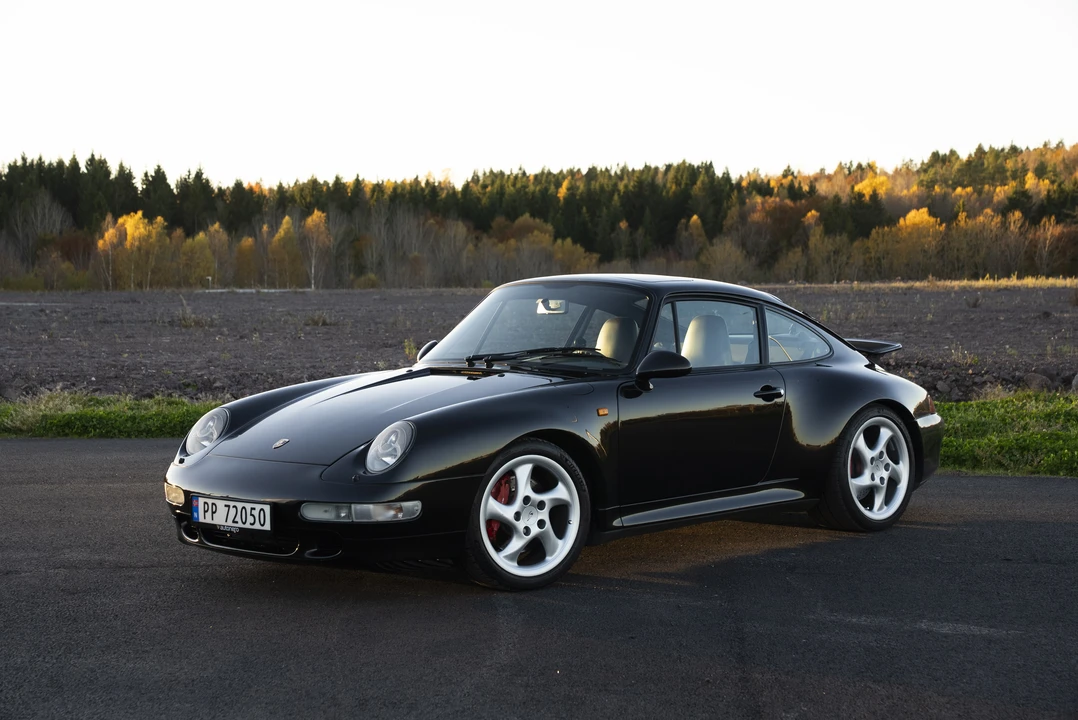 1996 Porsche 993 Carrera 4S - Image 8 of 31