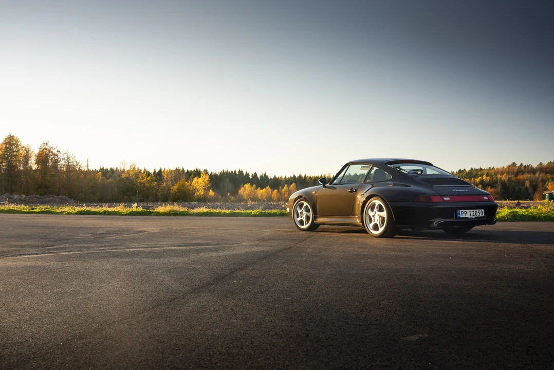 1996 Porsche 993 Carrera 4S - Image 12 of 31