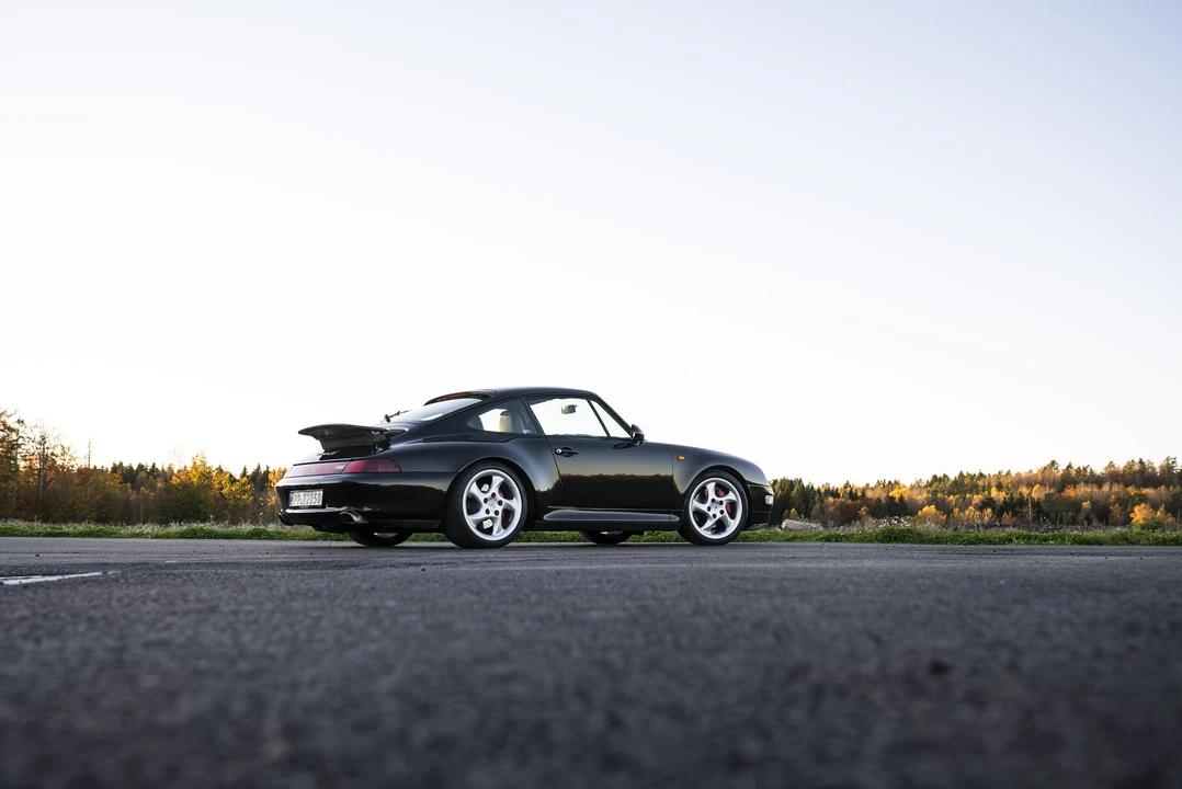 1996 Porsche 993 Carrera 4S - Image 16 of 31