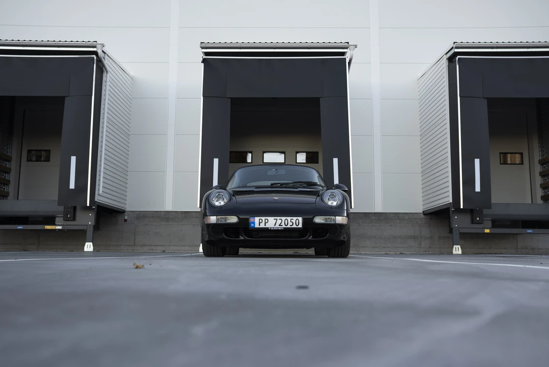 1996 Porsche 993 Carrera 4S - Image 17 of 31