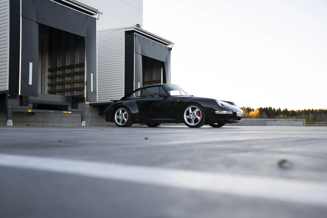 1996 Porsche 993 Carrera 4S - Image 18 of 31