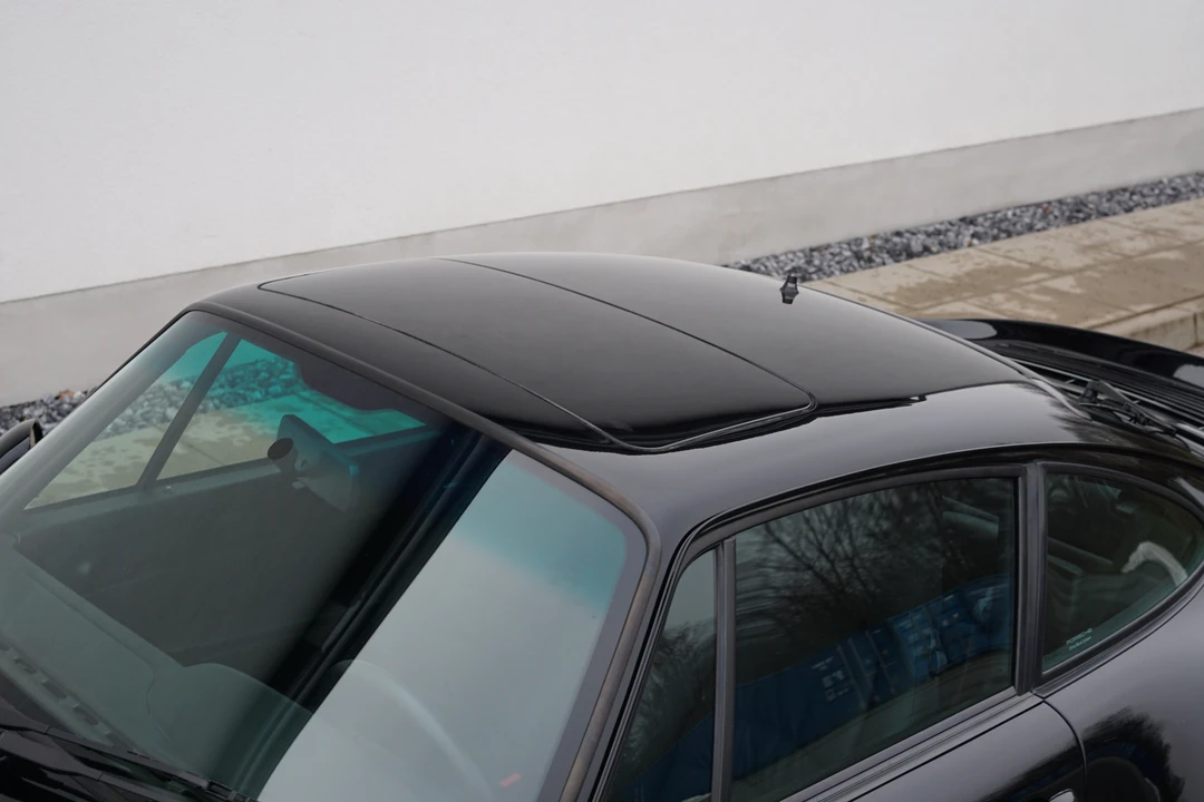 1996 Porsche 993 Carrera 4S - Image 11 of 31