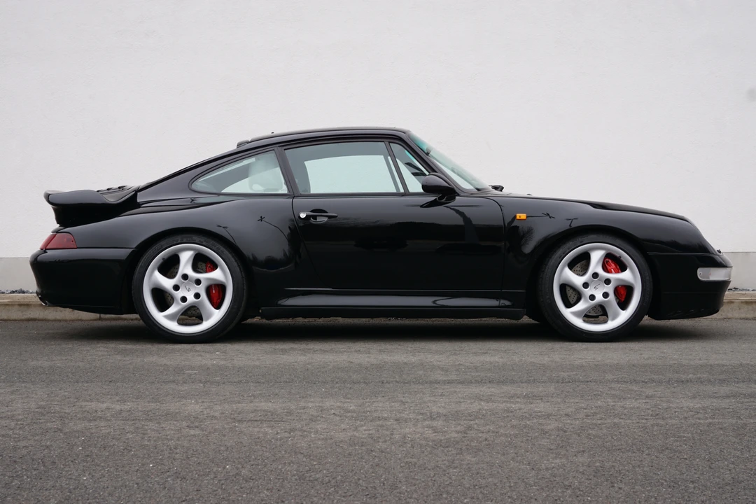 1996 Porsche 993 Carrera 4S - Image 8 of 31