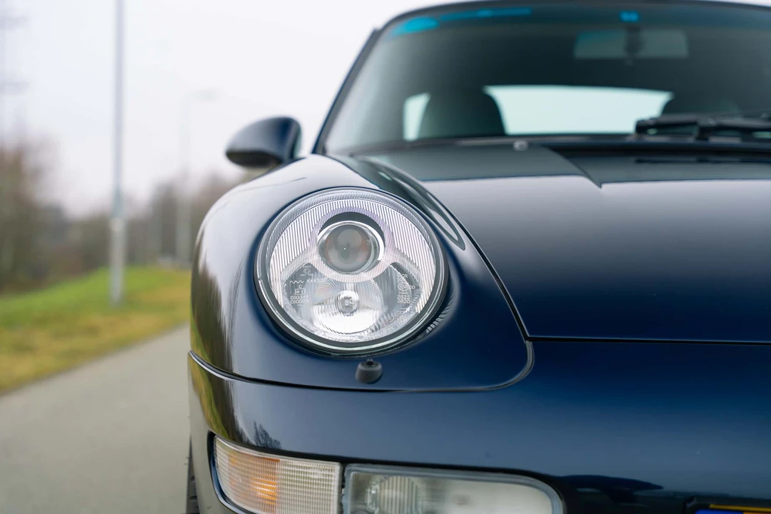 1996 Porsche 993 Carrera - Image 11 of 31