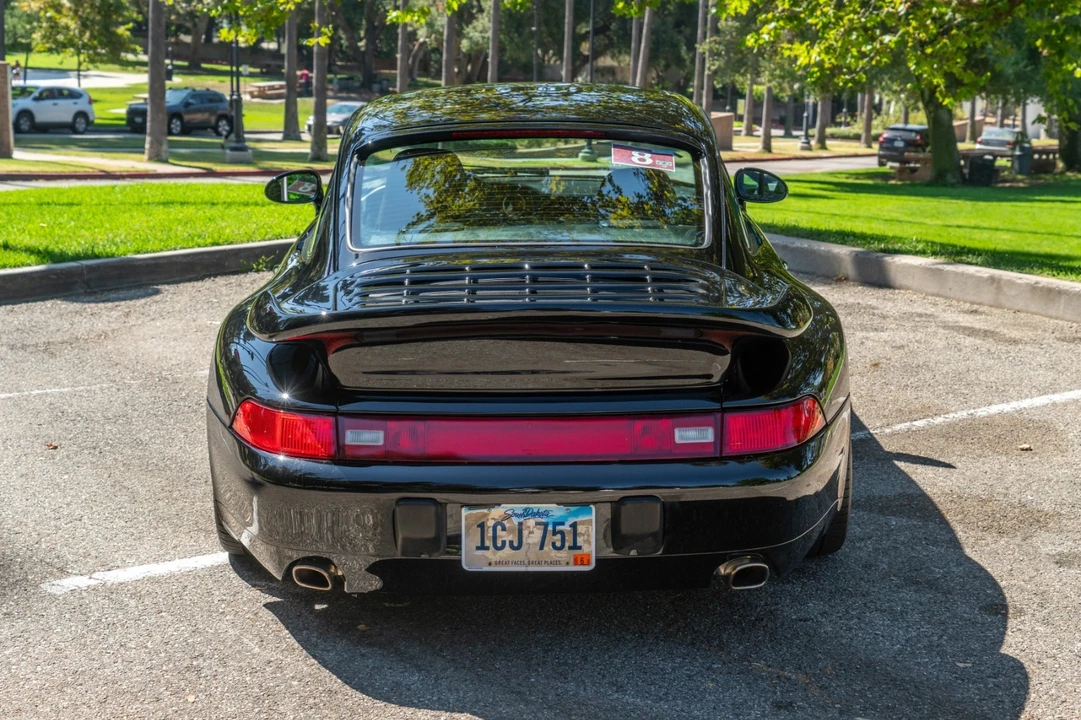 1996 Porsche 993 Carrera 4 - Image 8 of 31