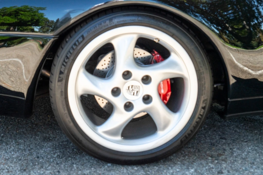 1996 Porsche 993 Carrera 4 - Image 15 of 31