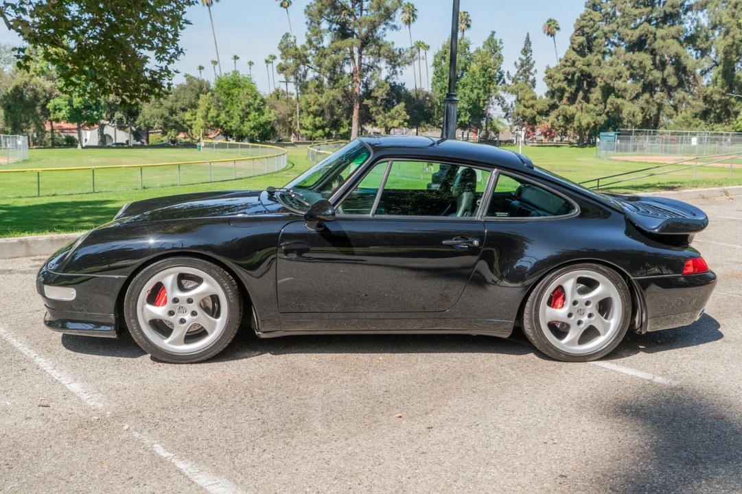 1996 Porsche 993 Carrera 4 - Image 10 of 31