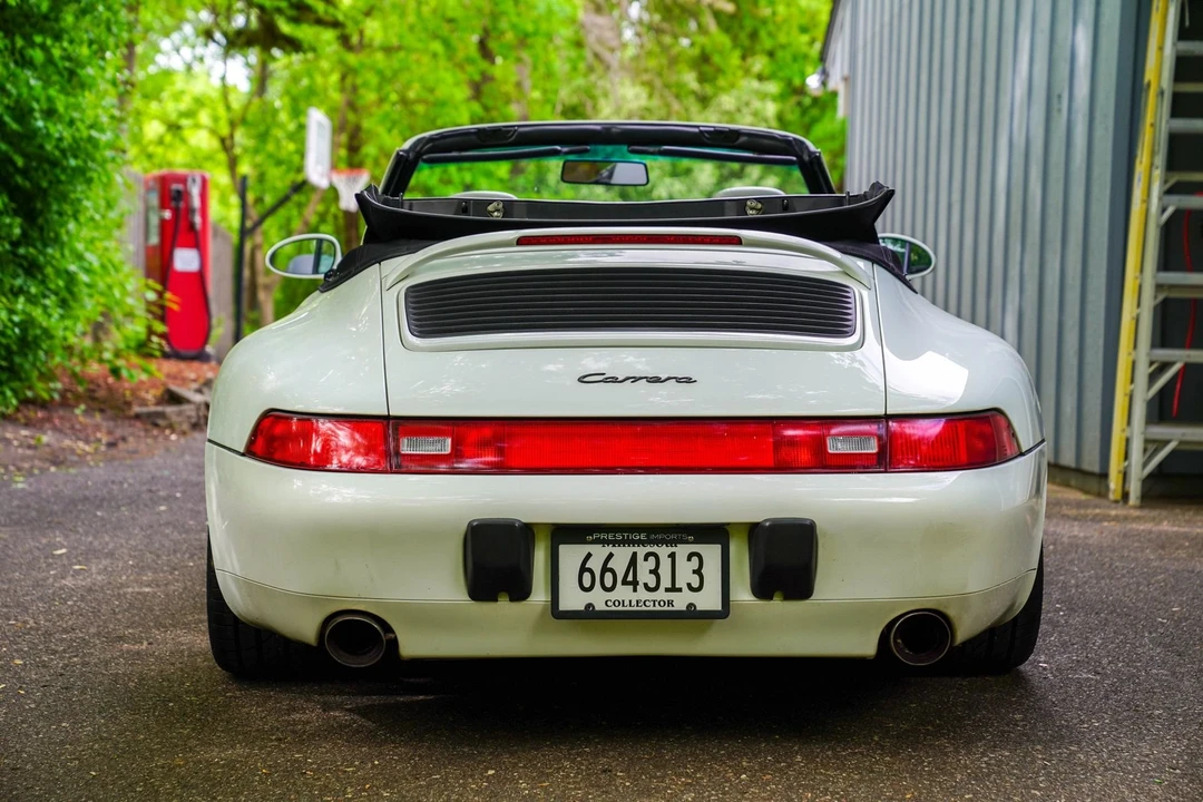 1996 Porsche 993 Carrera - Image 10 of 31