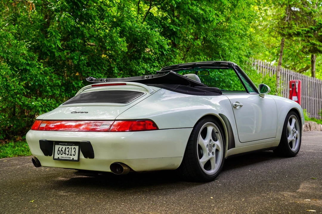 1996 Porsche 993 Carrera - Image 11 of 31