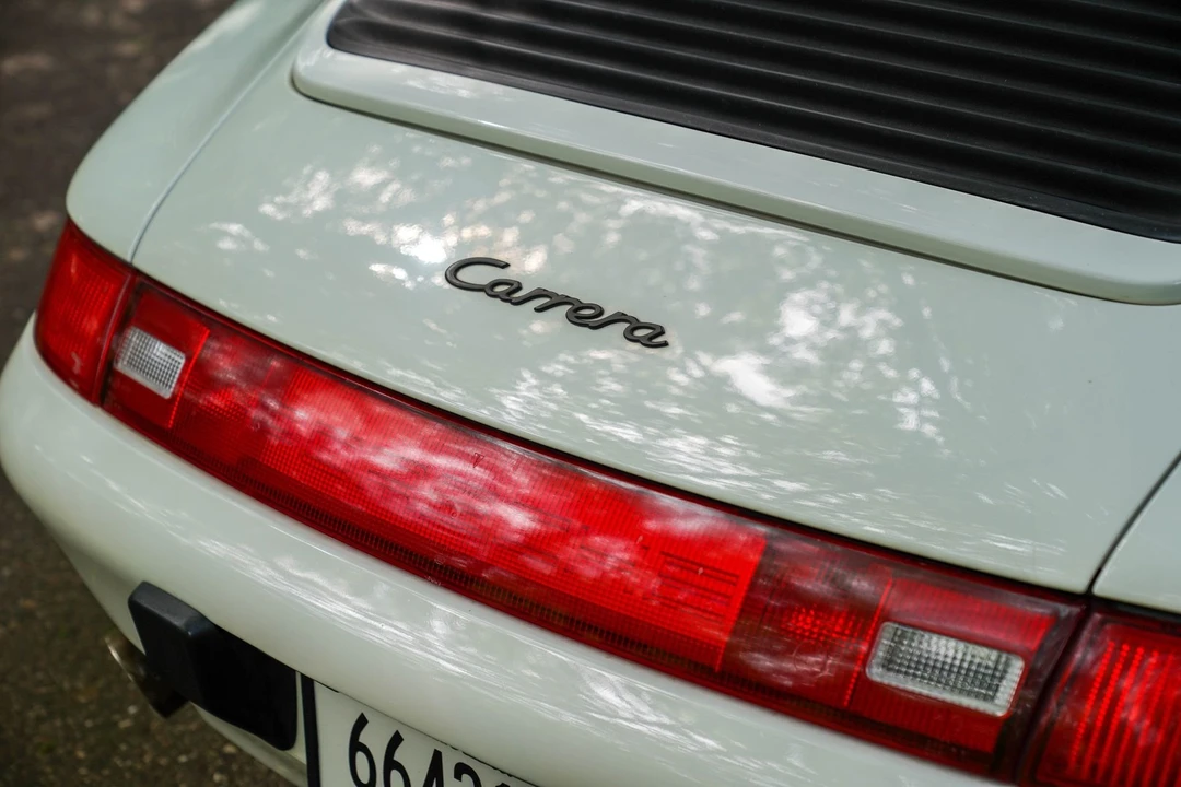 1996 Porsche 993 Carrera - Image 12 of 31