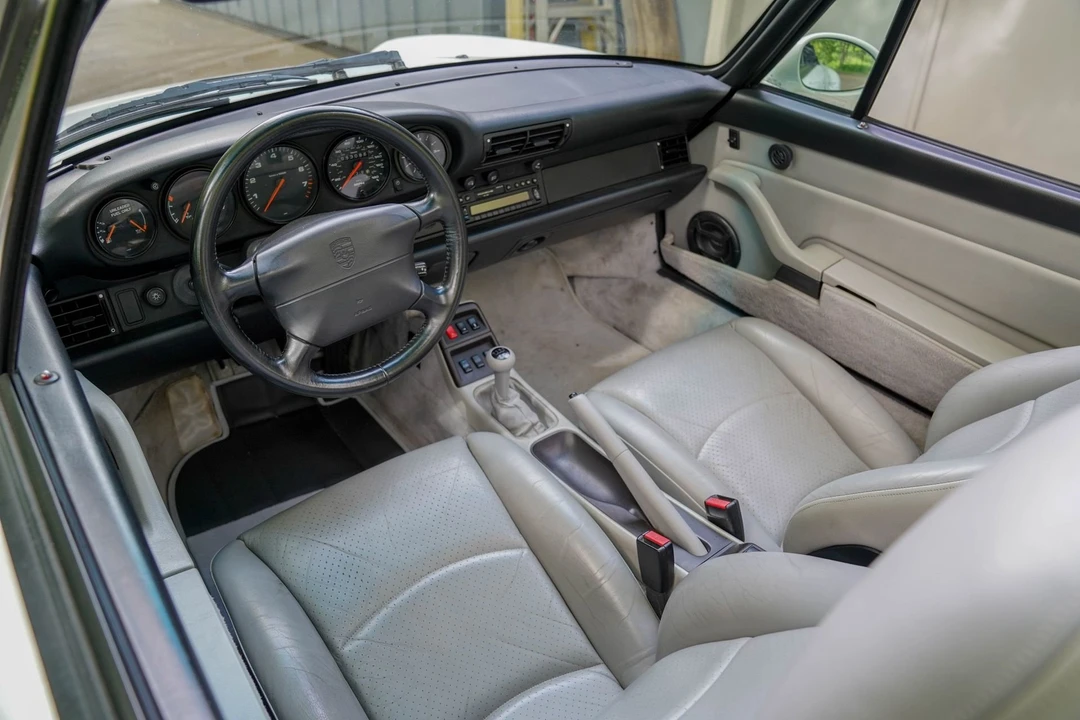 1996 Porsche 993 Carrera - Image 14 of 31
