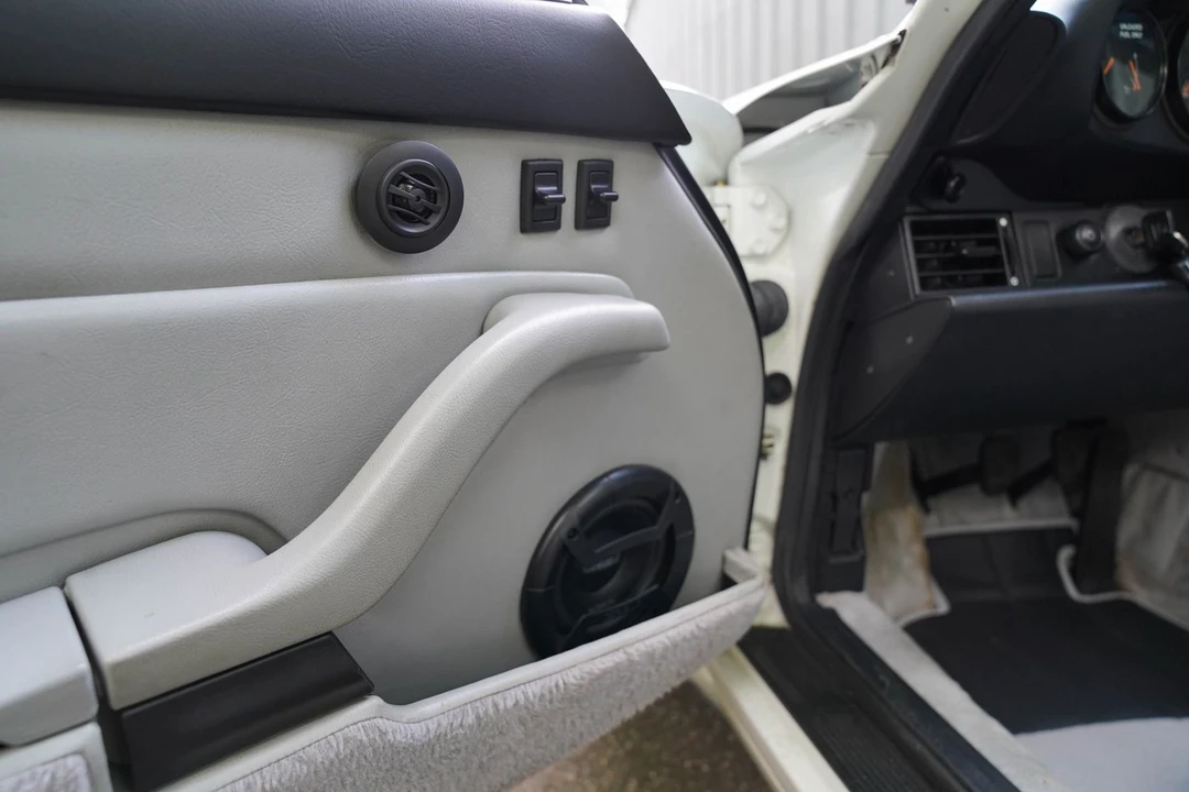 1996 Porsche 993 Carrera - Image 20 of 31