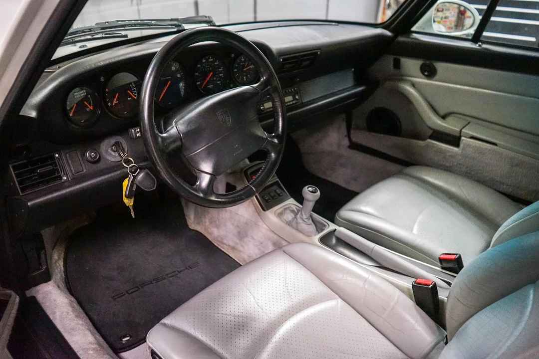 1996 Porsche 993 Carrera - Image 5 of 31