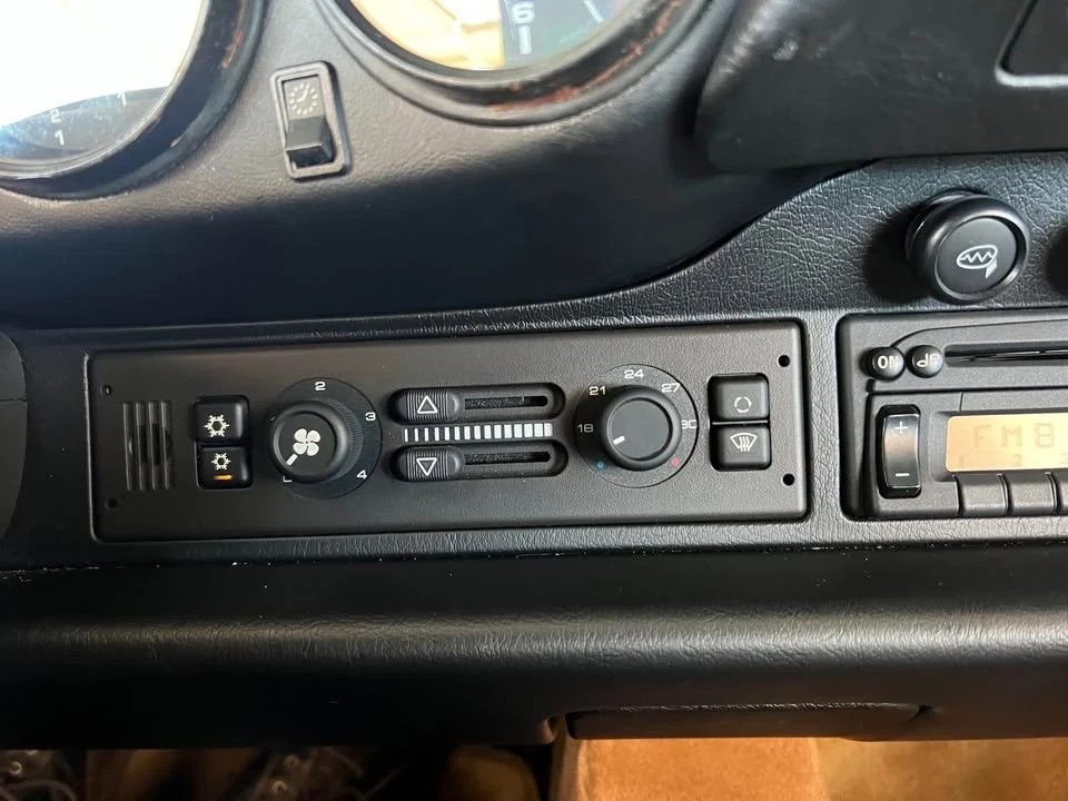 1996 Porsche 993 Carrera - Image 10 of 16
