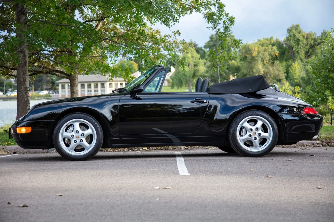 1996 Porsche 993 Carrera - Image 9 of 31