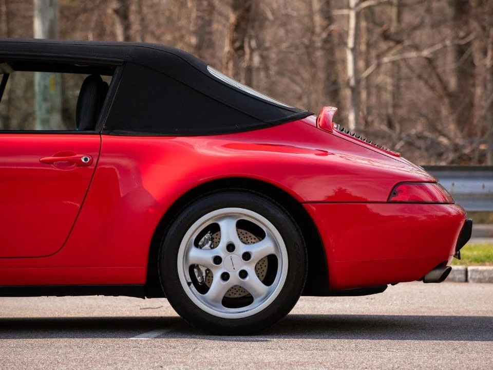 1996 Porsche 993 Carrera 4 - Image 11 of 31