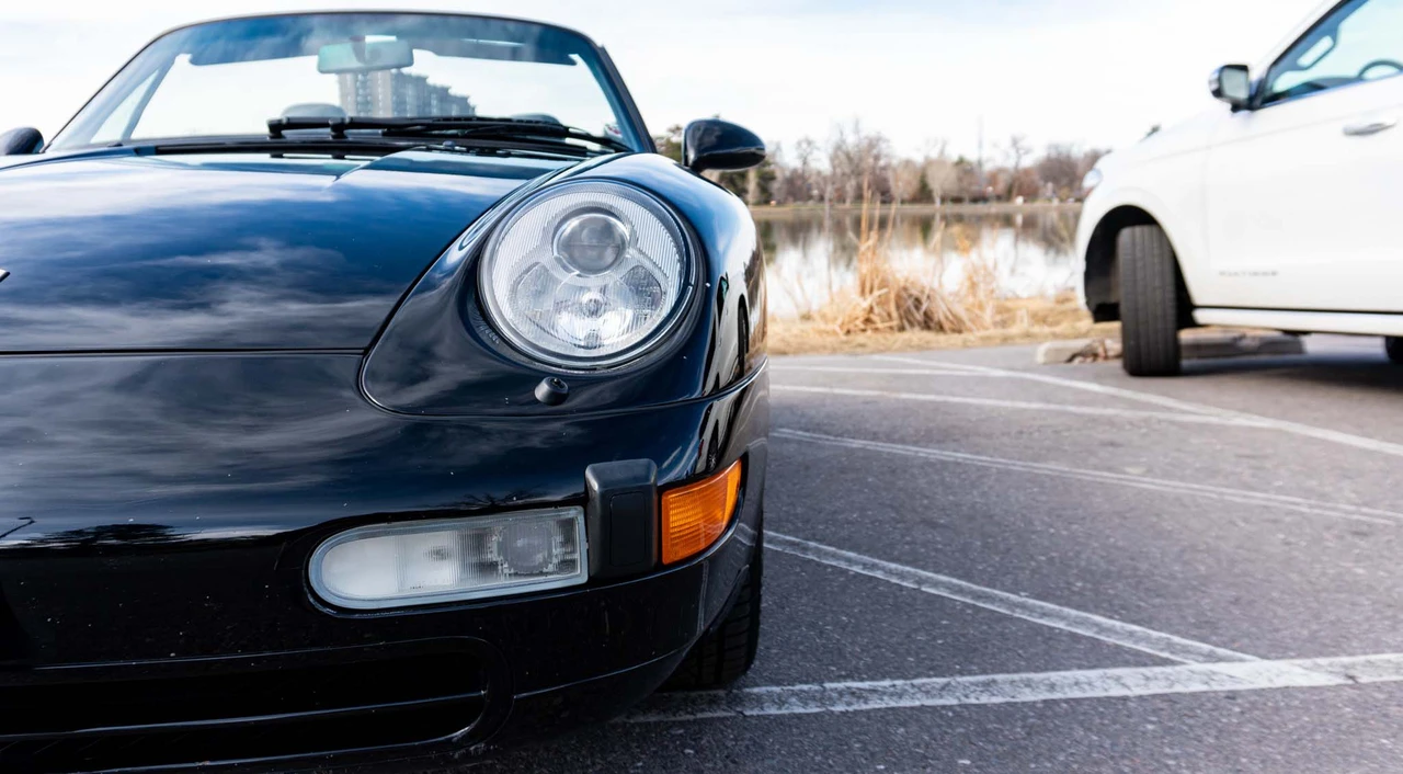 1996 Porsche 993 Carrera 4 - Image 11 of 31