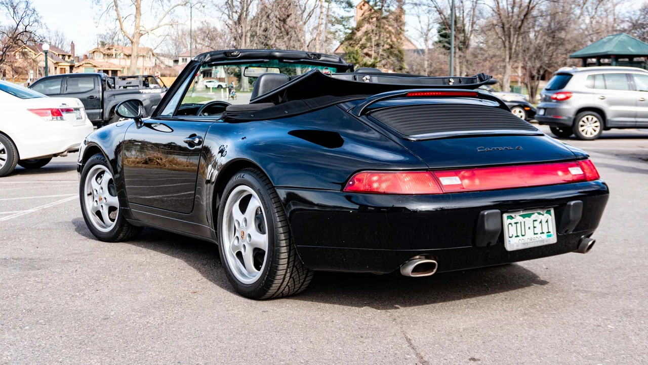 1996 Porsche 993 Carrera 4 - Image 14 of 31