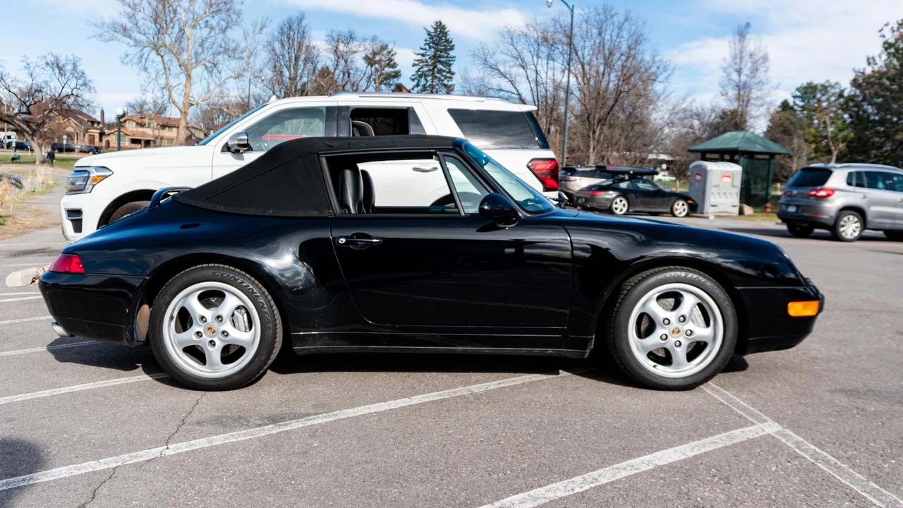 1996 Porsche 993 Carrera 4 - Image 20 of 31